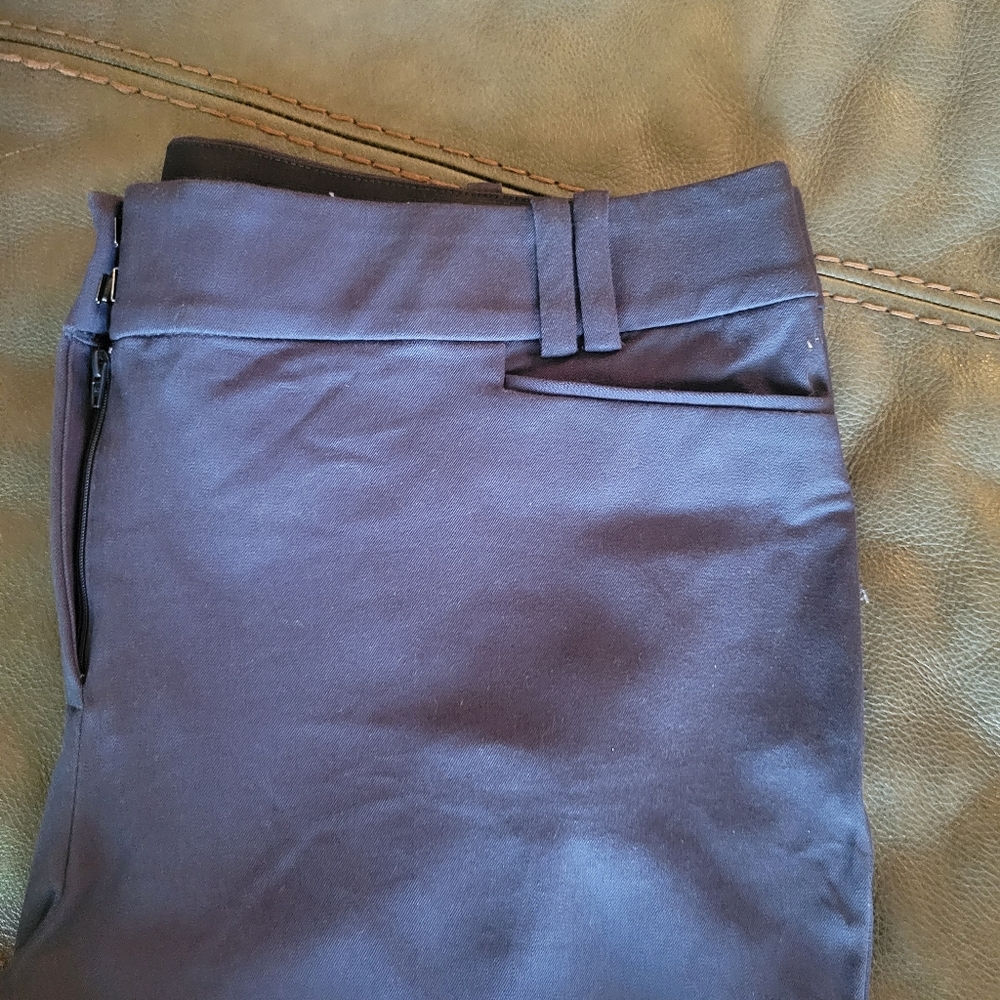 EUC Lane Bryant " The Allie" Navy Capri Pants Sz 18 - Picture 3 of 12